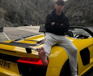 MILIONER SA 23 GODINE! Napustio mornaricu i postao bogat prodajom NOŠENIH ČARAPA – kad čujete koliko zaradi u toku dana, pašćete sa stolice! 