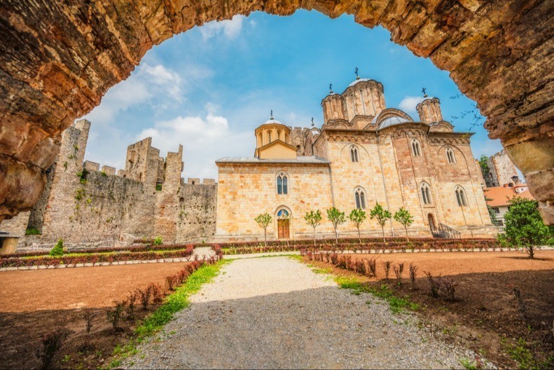 Prizor koji oduzima dah: Za jedan od najlepših manastira u Srbiji vezuje se strašna legenda (FOTO)