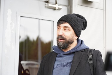 AMIDŽIĆ NA INFUZIJI Voditelj na najsrećniji dan doživeo najgore, evo u kakvom je stanju 