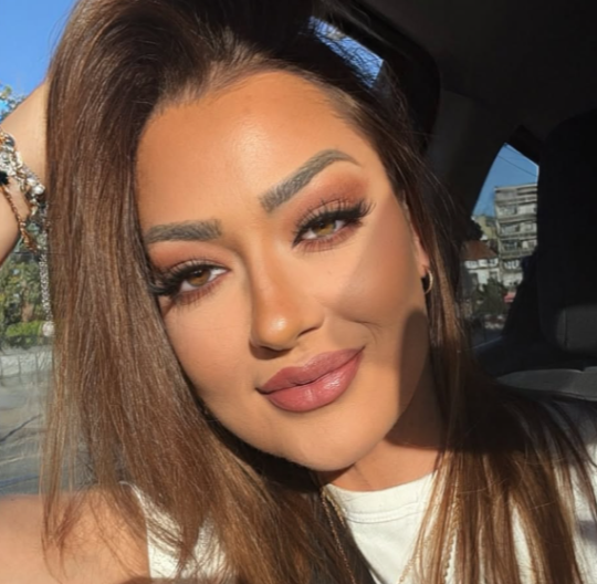 "SAMO HOĆE PUBLICITET, NEMAM LEPE REČI ZA NJU" Naš pevač žestoko udario Sandru Rešić!