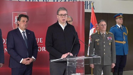 "ŠTO SE TIČE STAJANJA NA CRTU, JA VIŠE NE MOGU DA SE KANDIDUJEM ZA PREDSEDNIKA" Vučić: Borićemo se da ne pobede zato što verujemo da bi uništili Srbiju