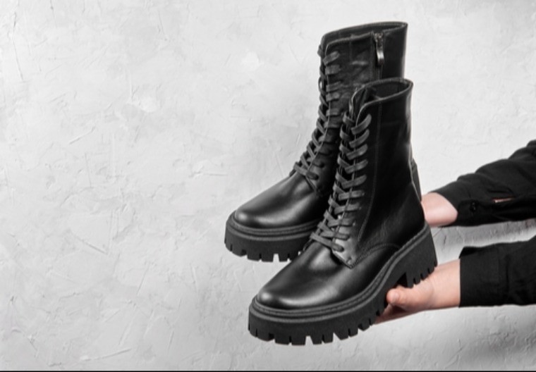 Ogrebotine na kožnim čizmama rešila za tren oka! Sada izgledaju kao nove