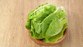 BRAČNI PAR KUPIO SALATU U POZNATOM MARKETU Kad su je otvorili, nisu mogli da veruju šta se nalazi unutra