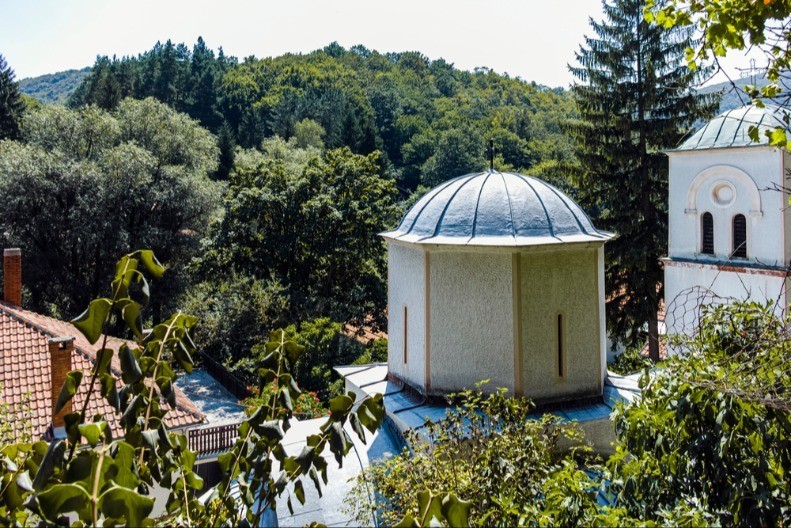 U tajnim prolazima skrivane su ikone od Turaka: Za ovaj manastir mnogi ne znaju, evo gde se nalazi (FOTO)