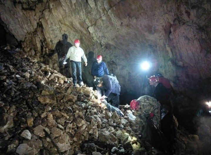 OTKRIVEN KOMUNISTIČKI MASAKR U ZLATIBORSKOM SELU! Mladi četnici bačeni u jamu Cerova (FOTO)