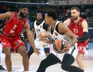 CRNO-BELI PALI U MILANU Ledej presudio Partizanu, Italijani slavili posle drame!