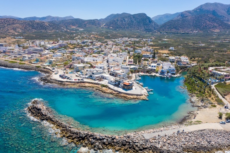 MISTERIJA SE ŠIRI GRČKIM OSTRVOM Niko još nije našao čoveka koji je osvojio 750.000 evra na lutriji - svi se pitaju samo jedno