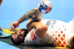 ZAR TO DA JEDEMO? Hrvati opet kukaju, ništa im nije po volji