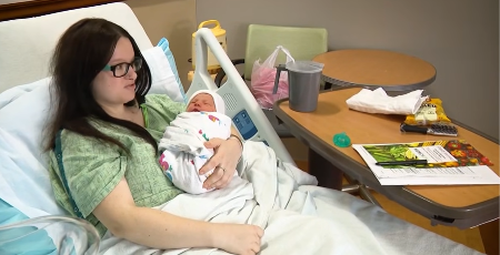 "NISAM IMALA SIMPTOME, A I GUBILA SAM KILOGRAME" Žena se porodila na poslu, a nije ni znala da je TRUDNA (VIDEO)