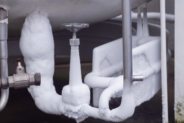 AKO OVO NE URADITE NOĆU, CEVI ĆE PUĆI! Jedan potez sprečava havariju kad udari mraz