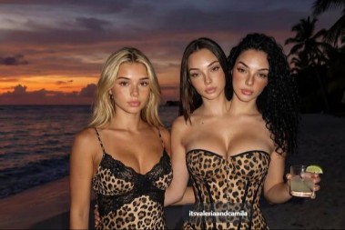 DELE MOMKA, DELE I TELO, A IZGLEDAJU NESTVARNO! Najlepše sijamske bliznakinje zapalile mreže – ljudi ne prestaju da se pitaju JEDNO