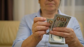 BAKA PROFITIRALA Mislila je da ima jeftinu posudu, pa onda otkrila koliko stvarno vredi i zaradila ozbiljne pare