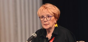 "MLADI SE DAVE U RAKU, ŽENE NEUTEŠNO PLAČU" Vedrana Rudan bez milosti o borbi sa bolešću!