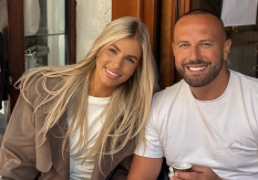 IVONA POLUMENTA TRUDNA I U TOP FORMI! Žena našeg pevača vežba u petom mesecu, uske helanke istakle njenu liniju! (FOTO)