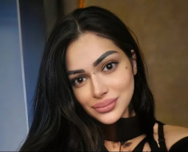 EVO ZAŠTO SE NAŠA PEVAČICA POVUKLA IZ JAVNOSTI! Otkrila šta su joj lekari tražili: "Moram da..." 