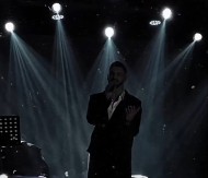 PEVAČ KAŽNJEN ZBOG UZNEMIRAVANJA! Stao pred kamere, pa otkrio šta se zapravo desilo