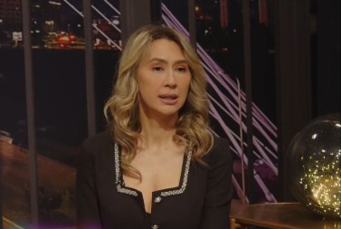 MIRJANA PAJKOVIĆ RANO OSTALA BEZ RODITELJA Poznaje ih samo kroz priče i fotografije