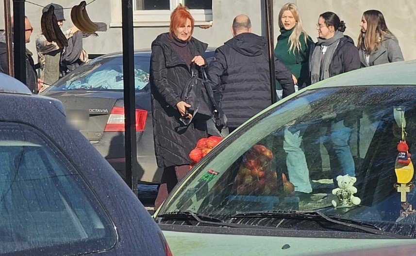 BLOKADERI BUKVALNO KUPUJU GLASOVE! Sve što je njima dozvoljeno, piculići bi drugima ZABRANILI!