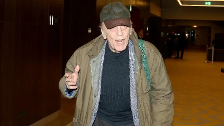 Demolirana kuća nešeg pevača: Razbijeni prozori i srča na sve strane, a komšije u strahu