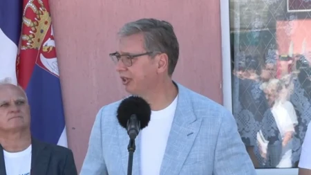 Vučić u Šimanovcima: Put Kupinovo - Brestač krećemo u najkraćem roku, a za Šimanovce dom kulture i škola u Popincima!