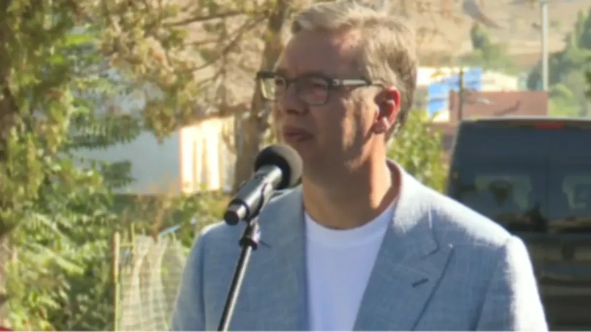 Vučić obišao Crkvu Svetog Nikole u Irigu: „Prošao sam ovuda stotinu puta, a nikada nisam bio u hramu“