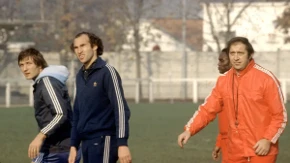 Ovako nešto još niste videli: Srbin krenuo u Amsterdam sa jednim ciljem, da Ajaks čestita rođendan legendarnom Srbinu