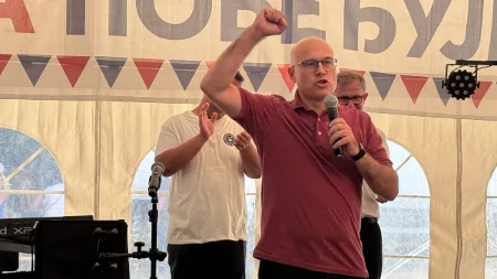 Vučević najavio penzije od 750 evra i poručio: "Od mržnje i buke ne rastu ni plate ni penzije"
