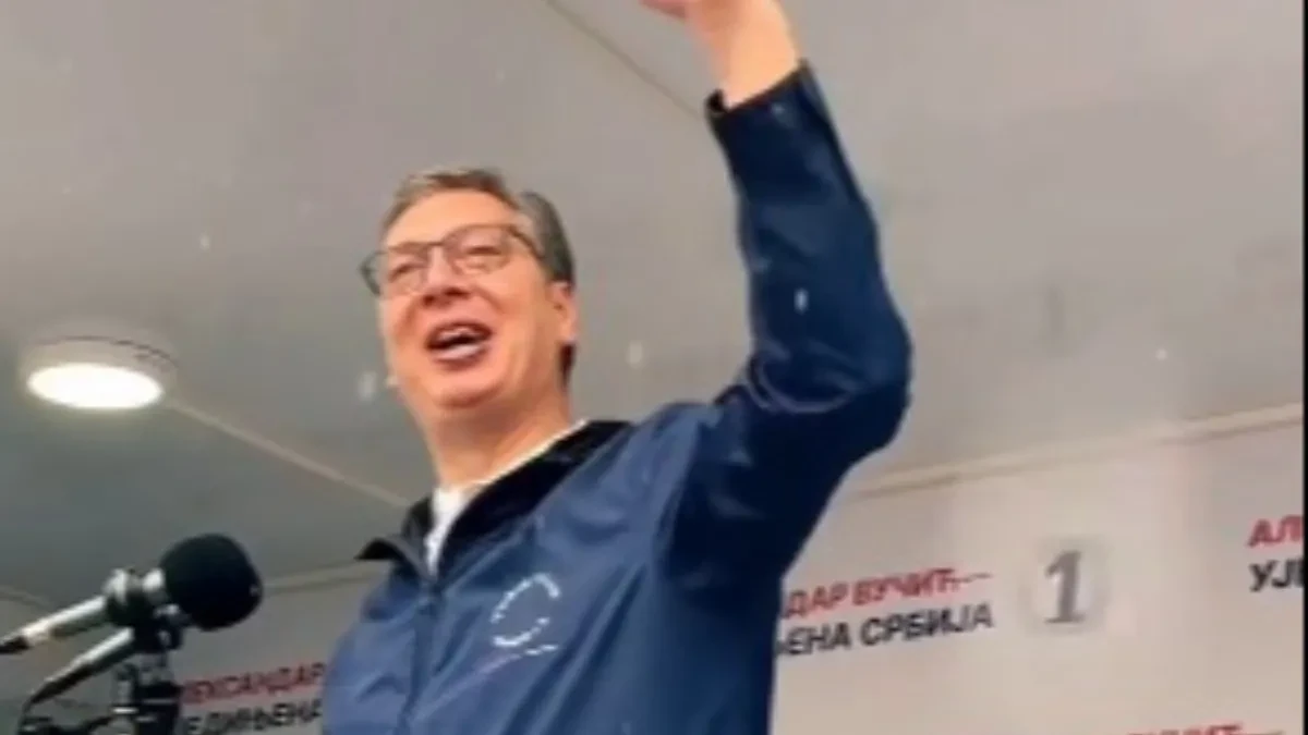 "Uvek sa svojim narodom" Vučić: Hoću i ja da kisnem! (VIDEO)