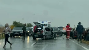 Stravičan udes na putu kod Zrenjanina: Automobil u potpunosti smrskan (FOTO)