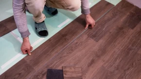 Skuplje od laminata, ali donosi neočekivanu uštedu - šta su SPC podovi i zašto su tako popularni
