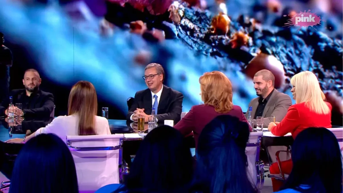 Ovo nije prikazano u programu! Evo šta su studenti sinoć pevali Vučiću u studiju (VIDEO)