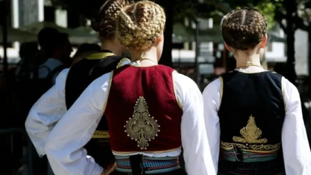 DA LI ZNATE SRPSKU REČ ZA KOŠULJU: Danas je potpuno zaboravljena, a evo kako su ovaj odevni predmet zvali naši preci