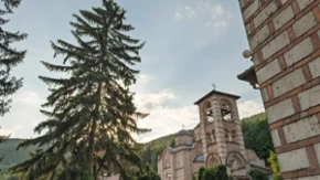 ČETRNAEST GODINA PROVEO JE U TAMNICI, A ONDA SE DOGODILO ČUDO: Priča o svecu koji je promenio istoriju jednog naroda
