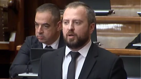 "Obuzeli su ih nervoza i histerija" Mirković: Svačime će se služiti osim planom i programom