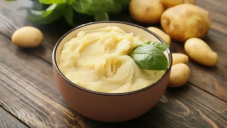 Zašto je pire krompir u restoranu uvek bolji? Kuvarica otkrila sastojak zbog koga nikada ne bude vodenast