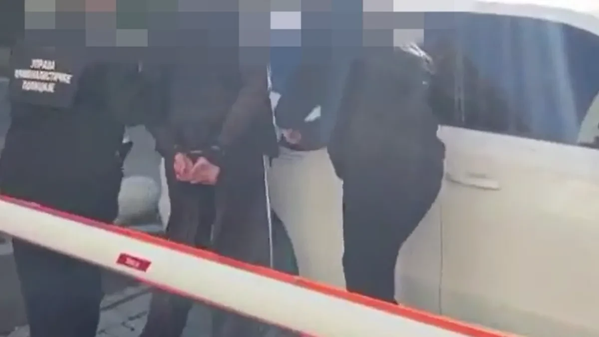 Pogledajte snimak hapšenja direktorke! Izvlačila keš za luksuznu nekretninu, UKP joj odmah stavio lisice na ruke