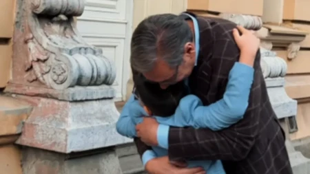 Dirljiv momenat koji je rasplakao Srbiju: Evo ko je dočekao Vučića u Šapcu (VIDEO)