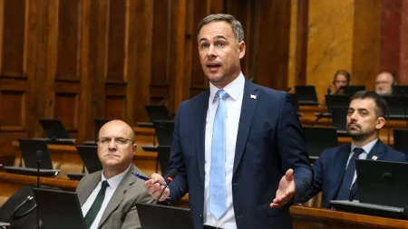 Aleksić diktira, Nova prenosi: Za širenje lažnih vesti i izazivanje panike oni bi u svakoj državi ODMAH bili u zatvoru!