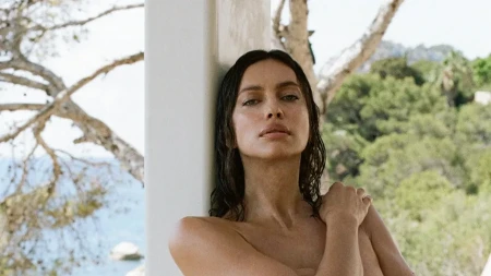 Irina Šajk skinula brus, pa ostala samo u kožnim pantalonama: Fotografija instant srušila Instagram!