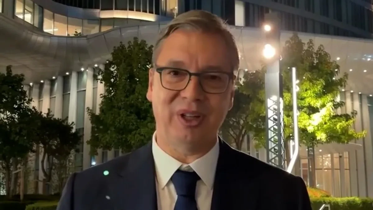 Nosilac liste „Ujedinjena Srbija“ Aleksandar Vučić se obratio iz Beograda na vodi: Treba nam podrška velika kao ova kula da nastavimo da gradimo našu zemlju 