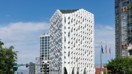 Nije običan hotel - zgrada od 13 spratova izgleda kao drvo, a za svaku noć boravka sadi se jedno stablo