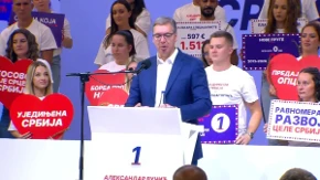 Vučić zbog autobuske stanice: „Nadstrešnica i toalet nisu luksuz, ljudi to moraju da imaju“