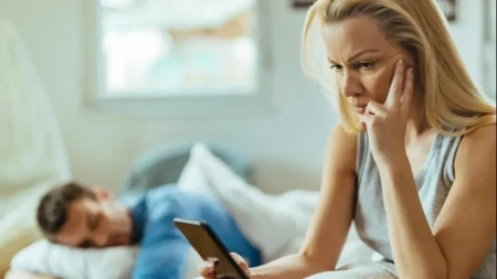 Moj muž je pijan poslao ljubavnu poruku bivšoj: Njegove reči su mi slomile srce