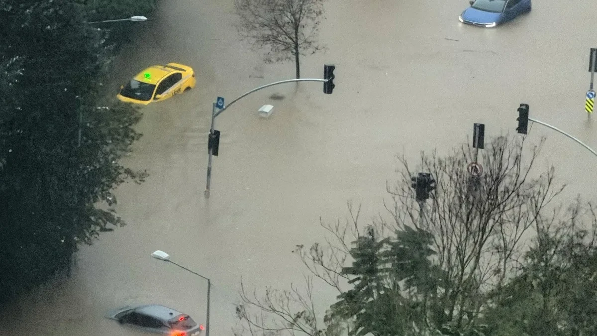Dete stradalo u stravičnoj poplavi: Apokaliptične scene u Turskoj, najgore tek dolazi! (FOTO/VIDEO)