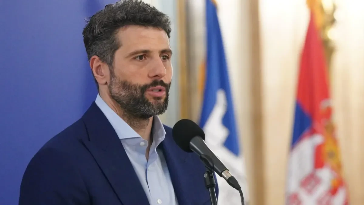 Oglasio se MUP o noći incidenta sa odbornicom "Kreni-promeni": "Šapić kod sebe nije posedovao oružje"