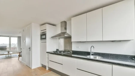 Želite moderniju kuhinju bez velikog renoviranja? Zamena fronti može da napravi razliku