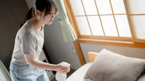 Sipajte ovo u bočicu i poprskajte ispod kreveta – jednostavan trik za svežiju spavaću sobu