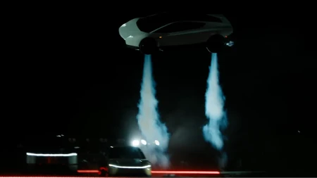 Leti u vazduhu! Tesla predstavila novi Roadster - izveo salto, vozi naopačke (VIDEO)