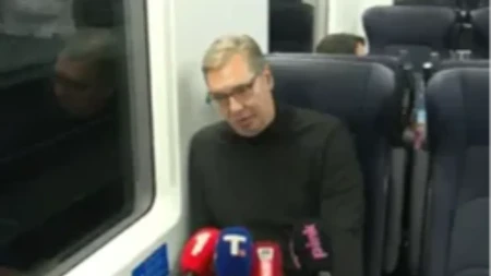 Vučić iz voza izneo brojke iz istraživanja! Svakog dana anketiraju 1.200 ljudi, očekuje izlazak oko četiri miliona birača!