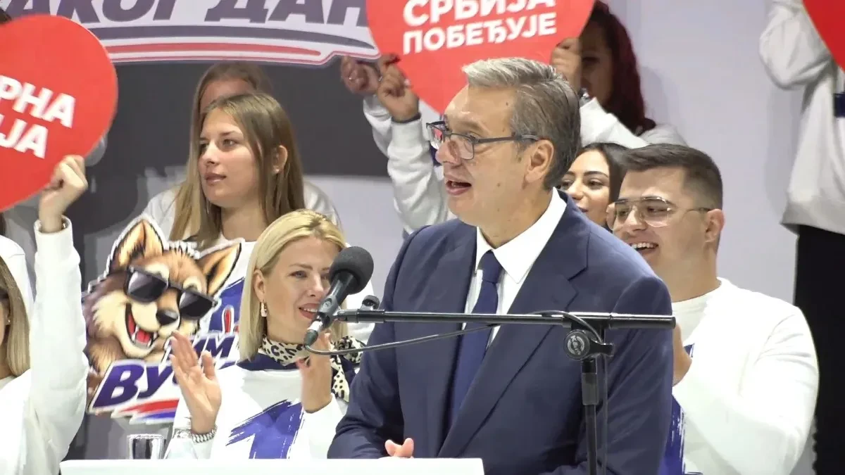 „Univerziteti pretvoreni u ogranke stranaka, nastavnici u političke komesare!“ Vučić: „Naše ulice postale su bojišta!“